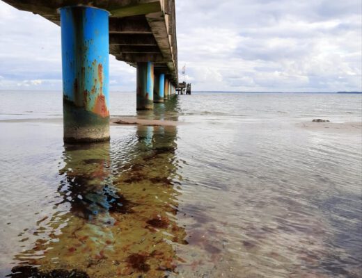 Brücke im Meer