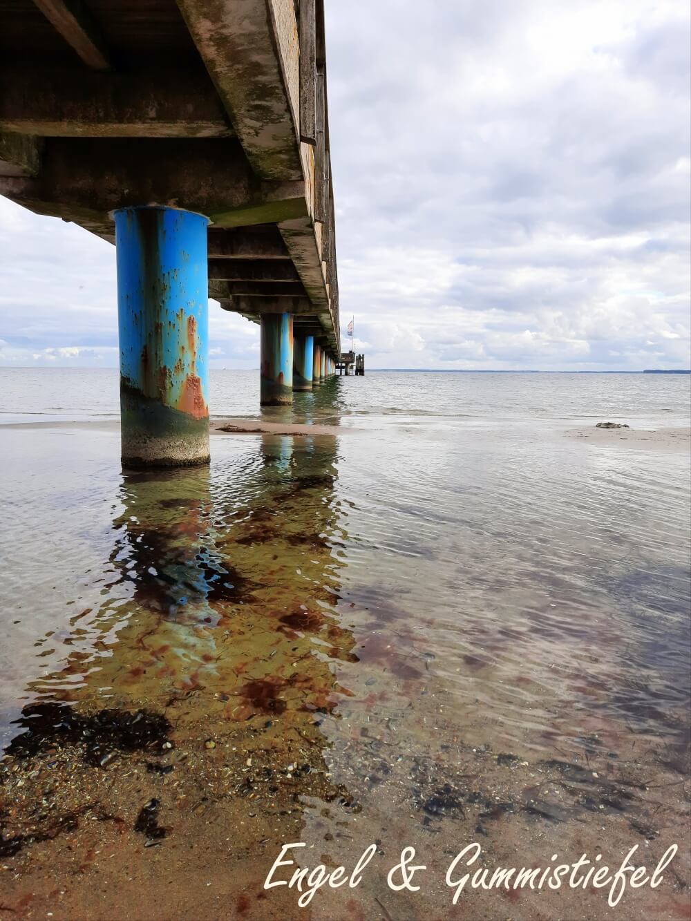 Brücke im Meer